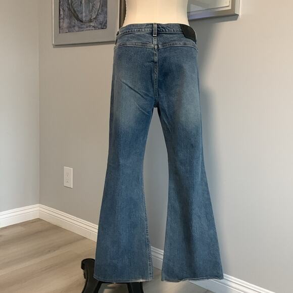 BCBG Y2K Jamil Flare Jeans Low Rise Wide Leg Flare Blue Denim 11/12 - Picture 2 of 10